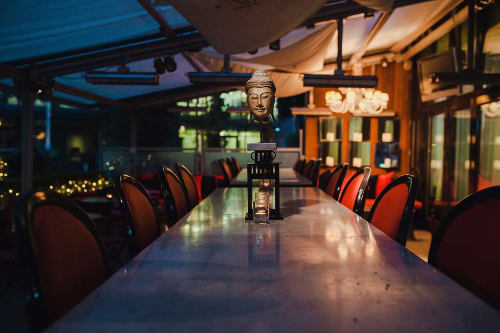 The Beacon Hotel Sandyford Bagian luar foto