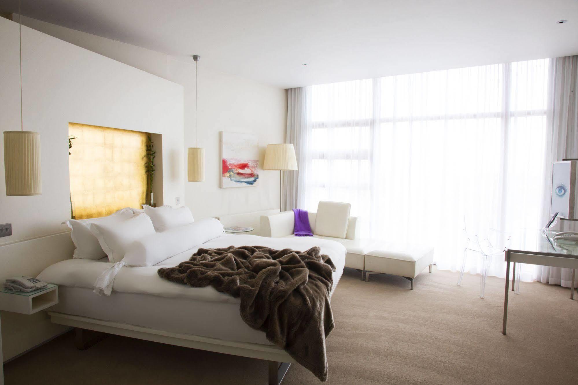 The Beacon Hotel Sandyford Bagian luar foto