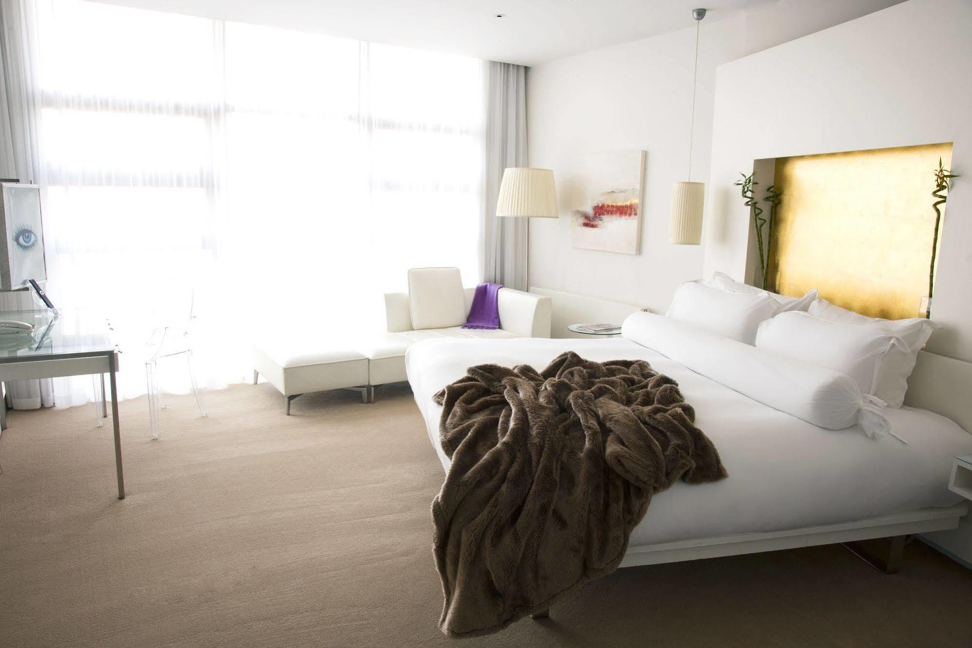 The Beacon Hotel Sandyford Bagian luar foto