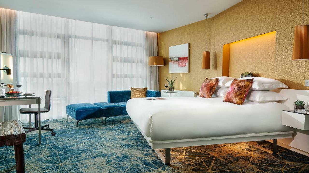 The Beacon Hotel Sandyford Bagian luar foto