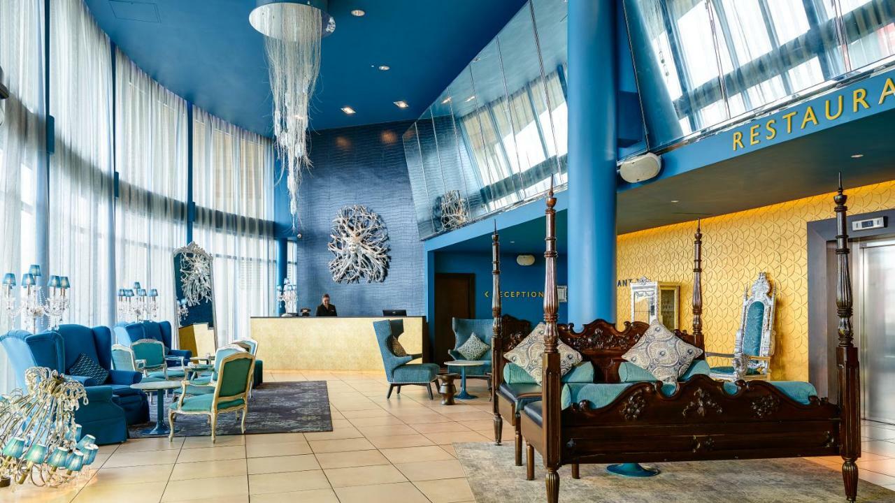 The Beacon Hotel Sandyford Bagian luar foto